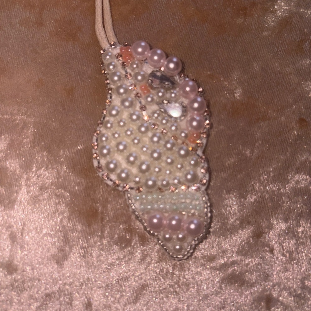 Elegant Beaded Pendant Necklace